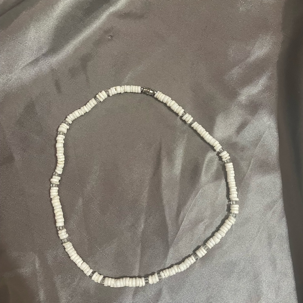 SEASHELL CHOKER NECKLACE